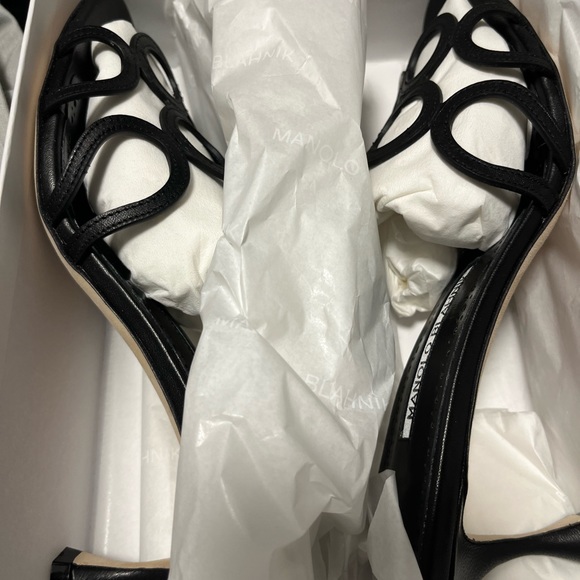 Brand new never worn Manolo Blahnik shoes - Picture 4 of 5